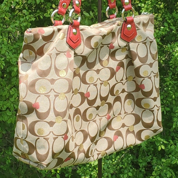 ♻️DONATED ♻️ Coach (Heart) Poppy Handbag - Picture 7 of 13